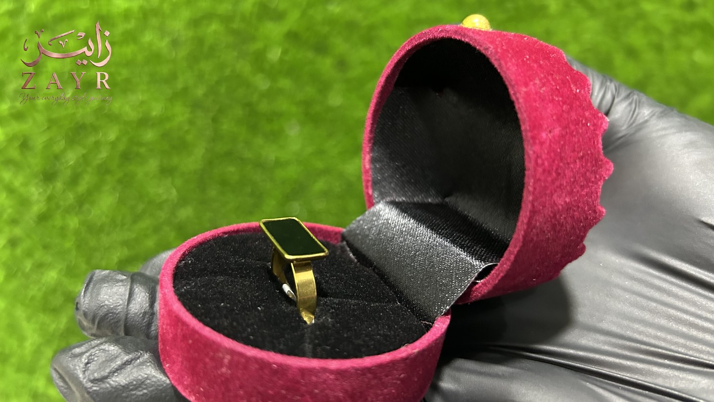 The ZAYR Noir Geometric Signet