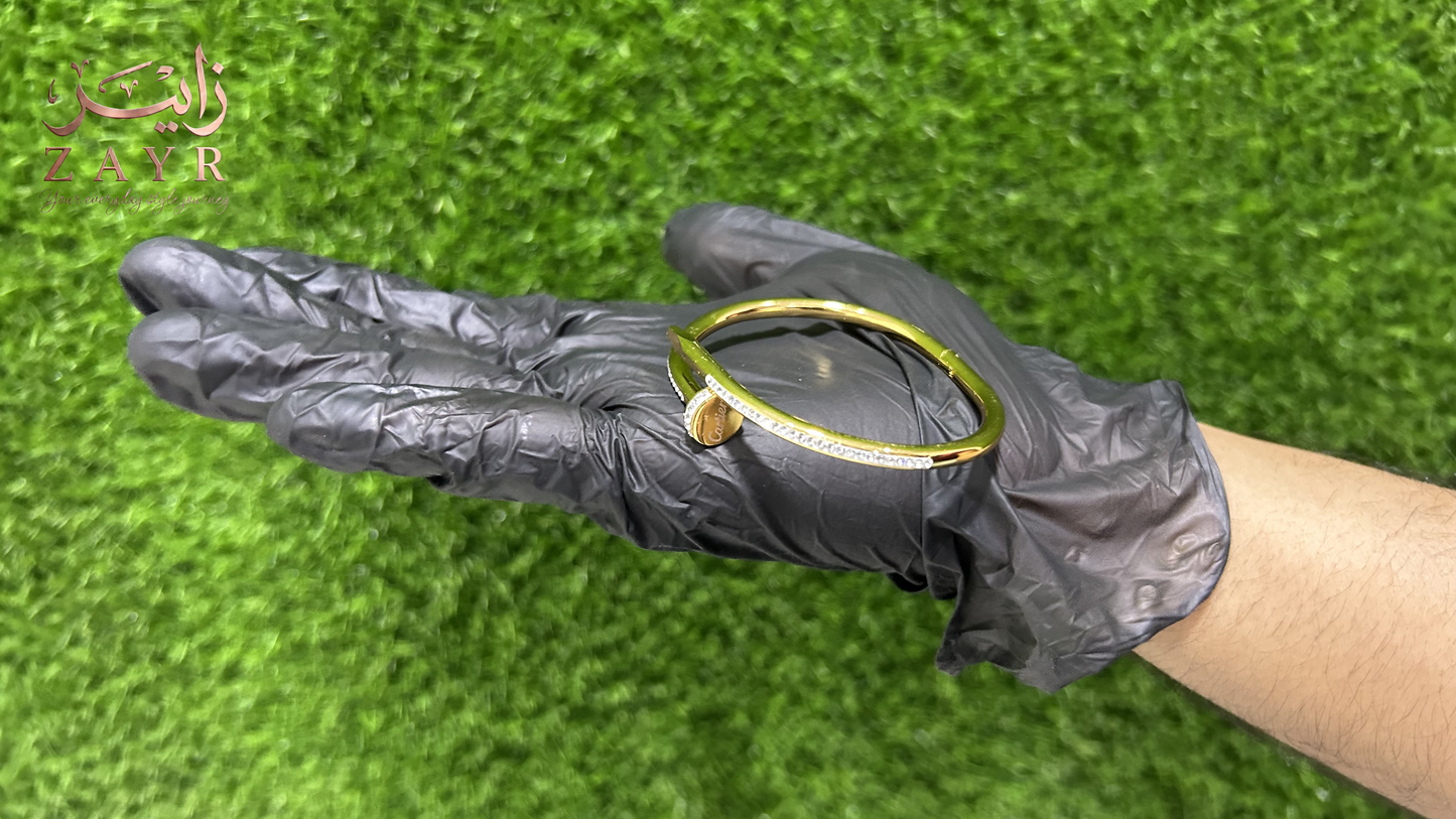 ZAYR Deluxe Gold Nail Cuff - Diamond-Strung Edition