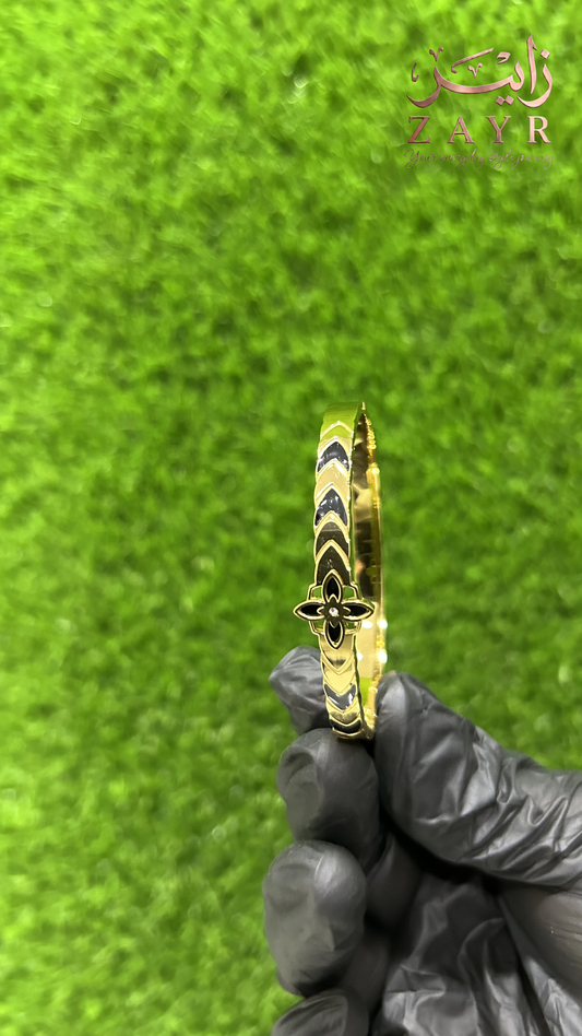 Zayr Onyx Fleur Gold Bangle