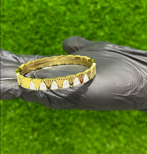 Modern Oval Halo Gold-Plated Bracelet