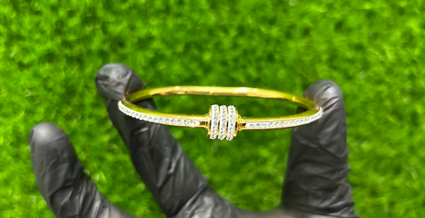 ZAYR Floral Charm Gold-Plated Bangle