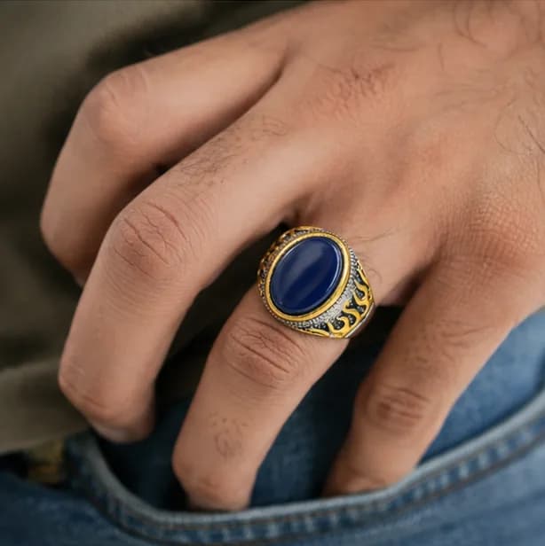 Ember Sapphire Signet Ring 3