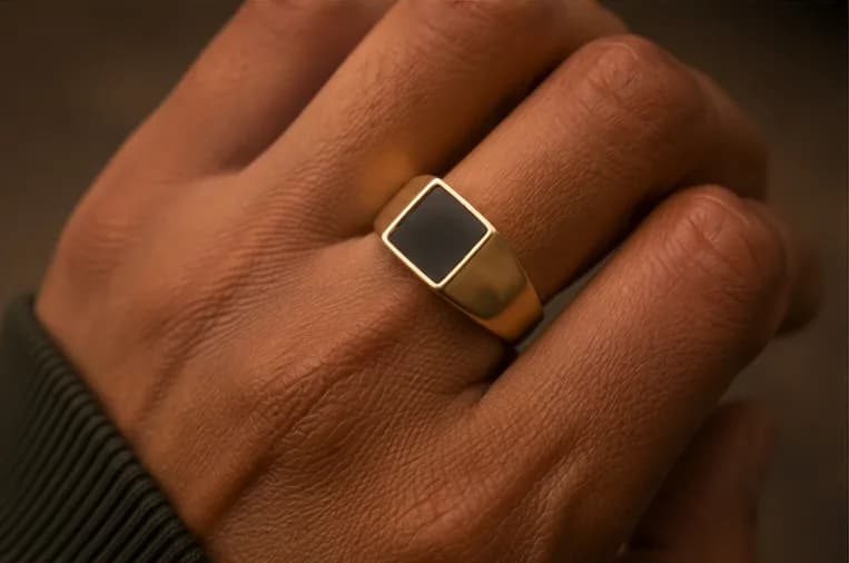 Noble Onyx Square Ring 4