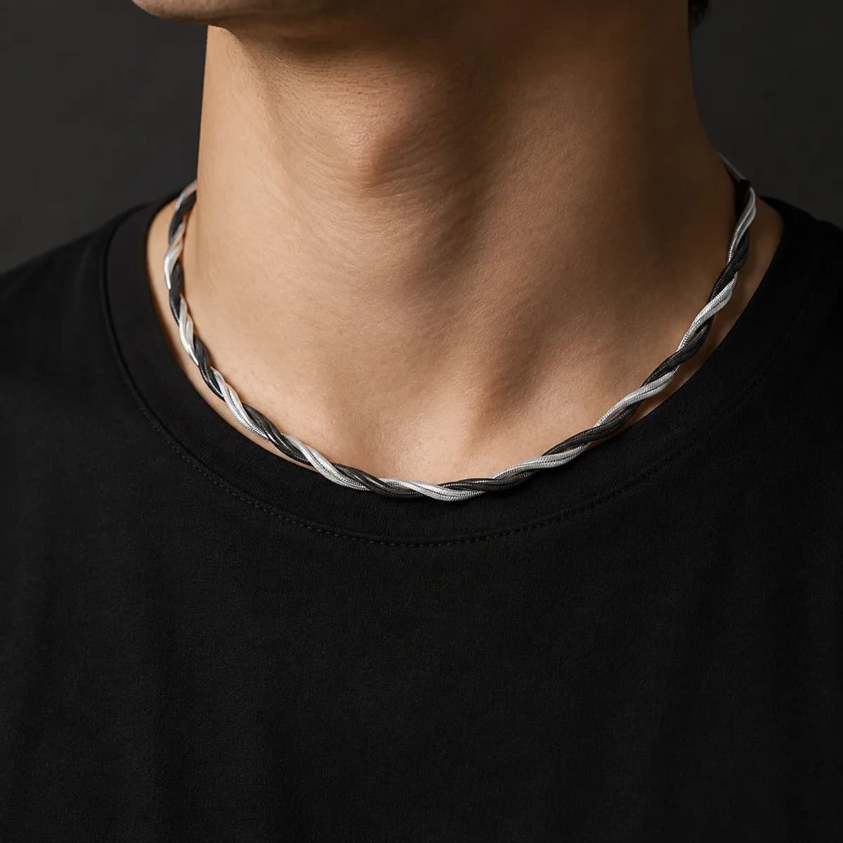 Vertex Two-Tone Twisted Chain