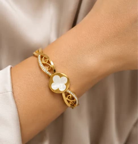 Ivory Clover Filigree Bangle