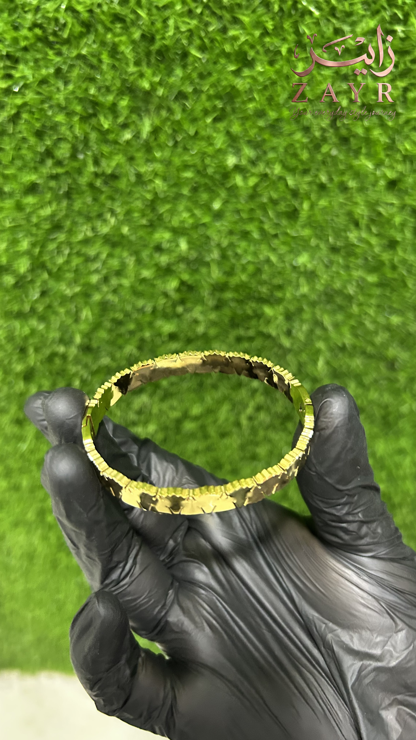 Zayr Serrated Chevron Gold Bangle