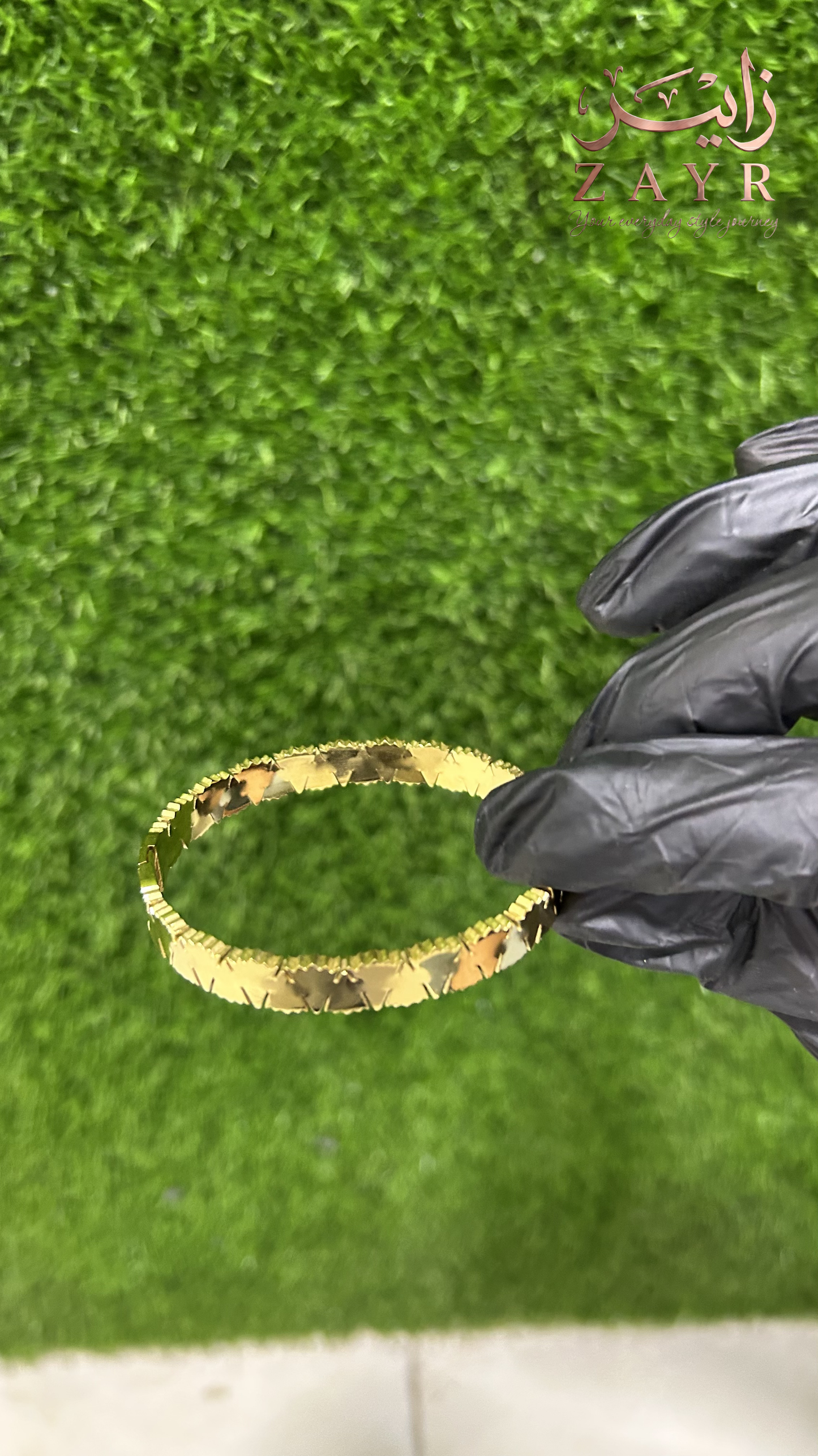 Zayr Serrated Chevron Gold Bangle